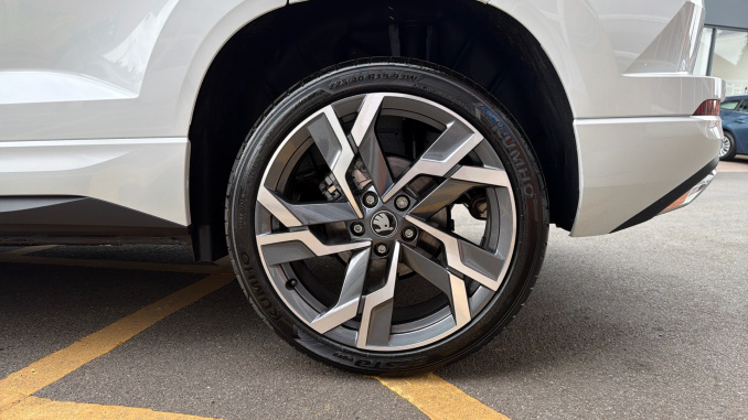 Skoda Karoq 1.5 TSI Sportline Edition 5dr Petrol Estate - Image 38